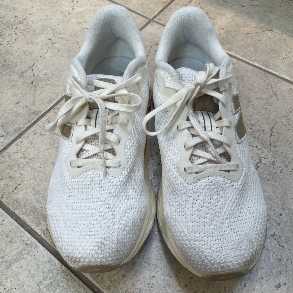 New Balance Fresh Foam Arishi v4 Women’s Sneaker